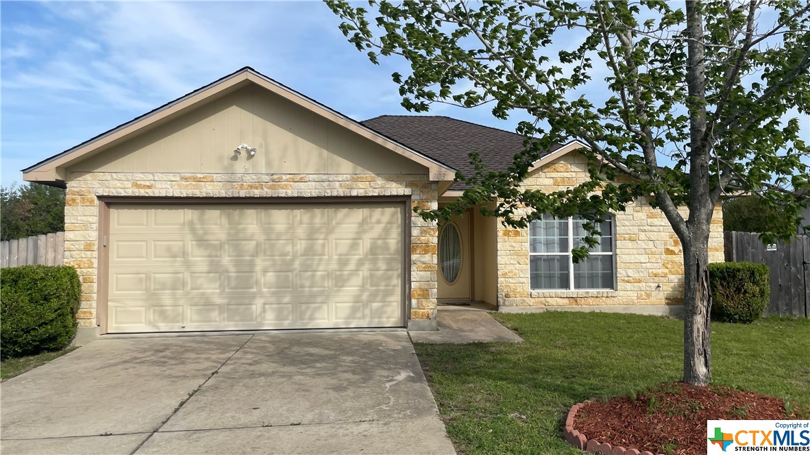a view of outdoor space yard and front view of a house