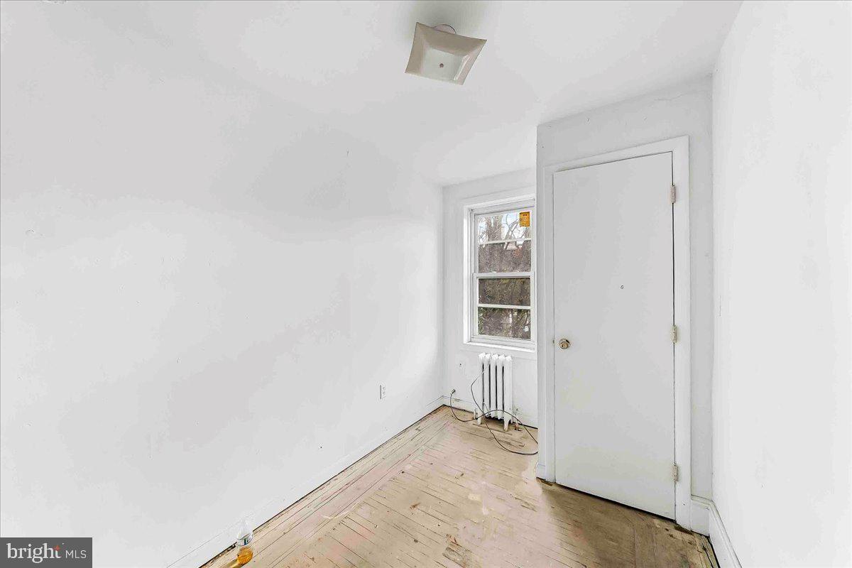 5536 Pine Street Philadelphia, PA 19143 - Photo 24 of 32 an empty room with closet