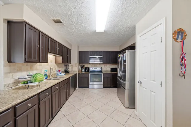 $290,000 | 15830 Thistledew Drive, Houston, TX 77082