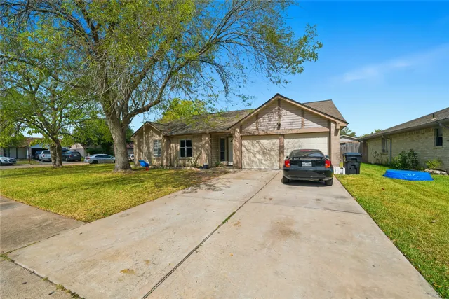 $290,000 | 15830 Thistledew Drive, Houston, TX 77082