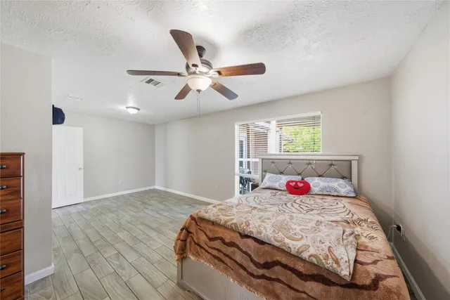 $290,000 | 15830 Thistledew Drive, Houston, TX 77082