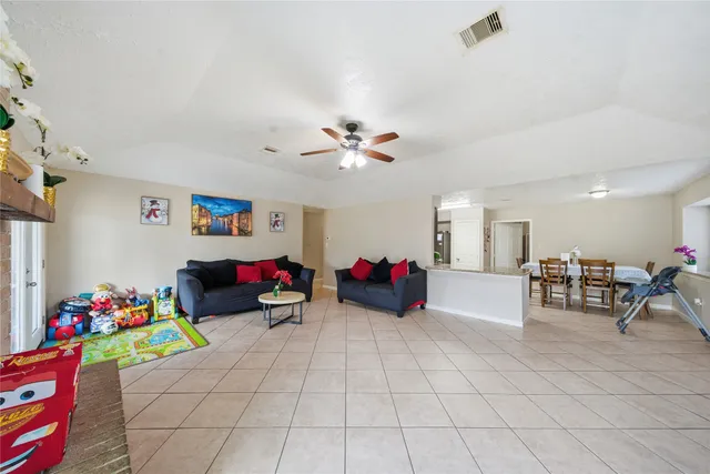 $290,000 | 15830 Thistledew Drive, Houston, TX 77082