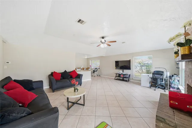 $290,000 | 15830 Thistledew Drive, Houston, TX 77082