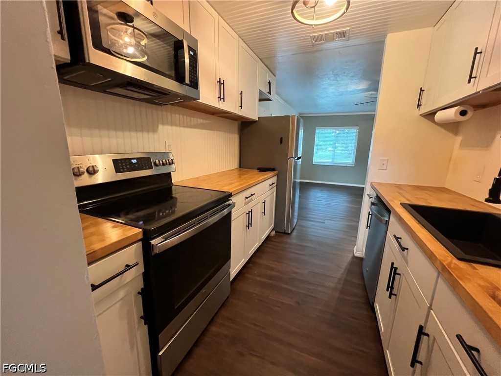 19113-115 Holly Road Fort Myers, FL 33967 - Photo 11 of 23