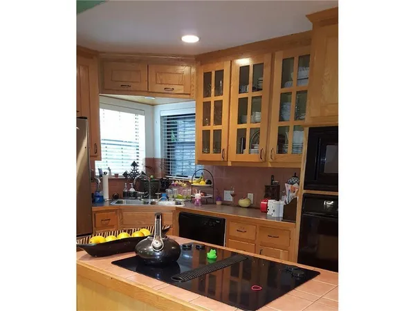 $2,400 | 3939 El Campo Avenue, Fort Worth, TX 76107