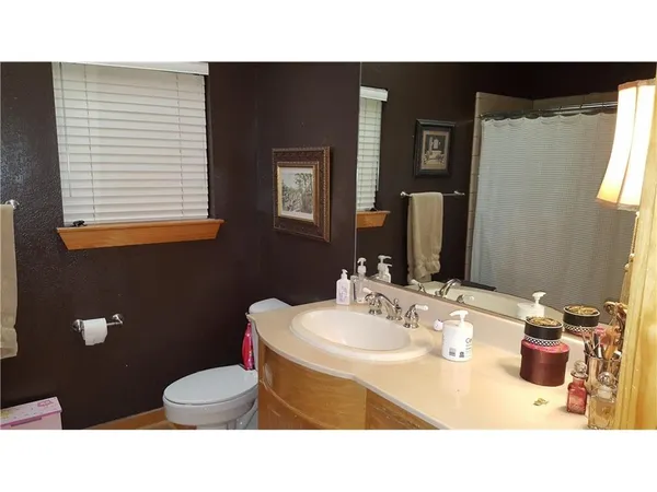 $2,400 | 3939 El Campo Avenue, Fort Worth, TX 76107