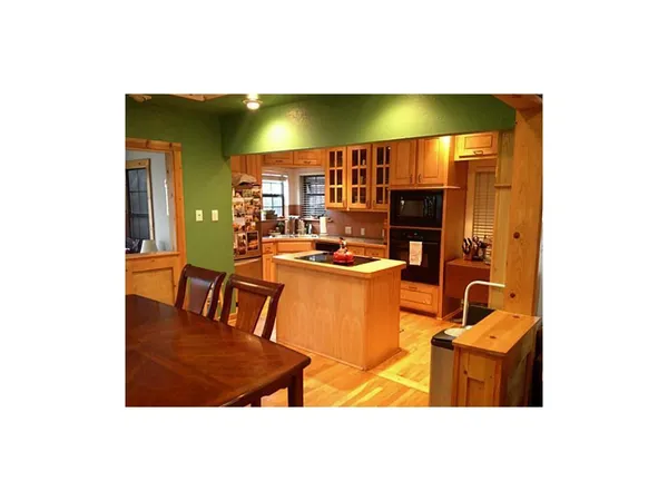 $2,400 | 3939 El Campo Avenue, Fort Worth, TX 76107