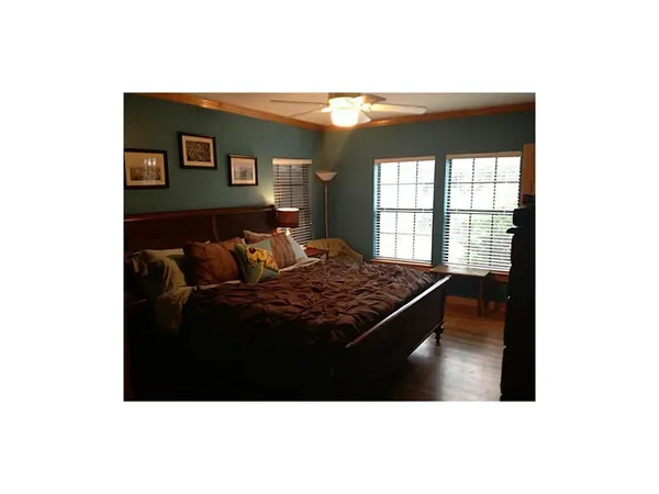 $2,400 | 3939 El Campo Avenue, Fort Worth, TX 76107