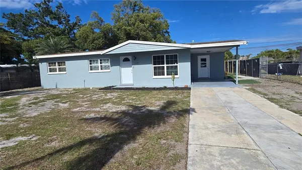 $1,950 | 6432 26th Street West, Bradenton, FL 34207