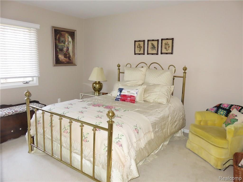 358 Jonathan Drive Rochester, MI 48307 - Photo 10 of 22 10.JPG
