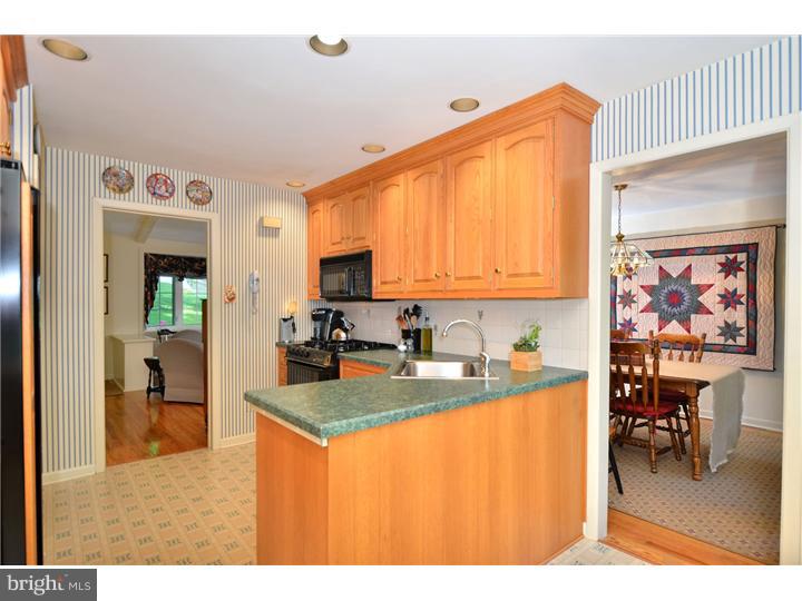 557 Forest Road Wayne, PA 19087 - Photo 8 of 25