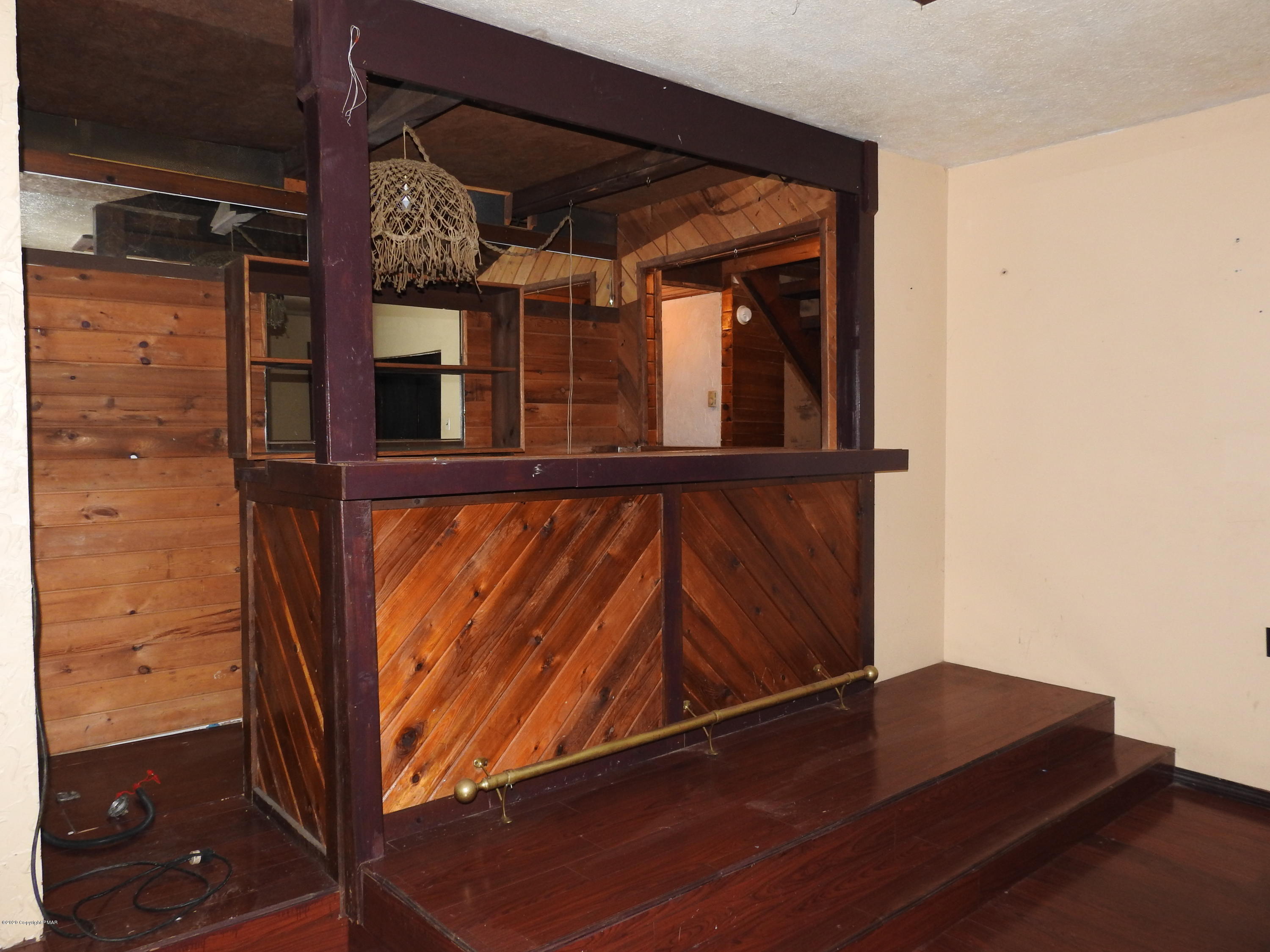164 Pocono Road Albrightsville, PA 18210 - Photo 16 of 41 Entertaining Bar