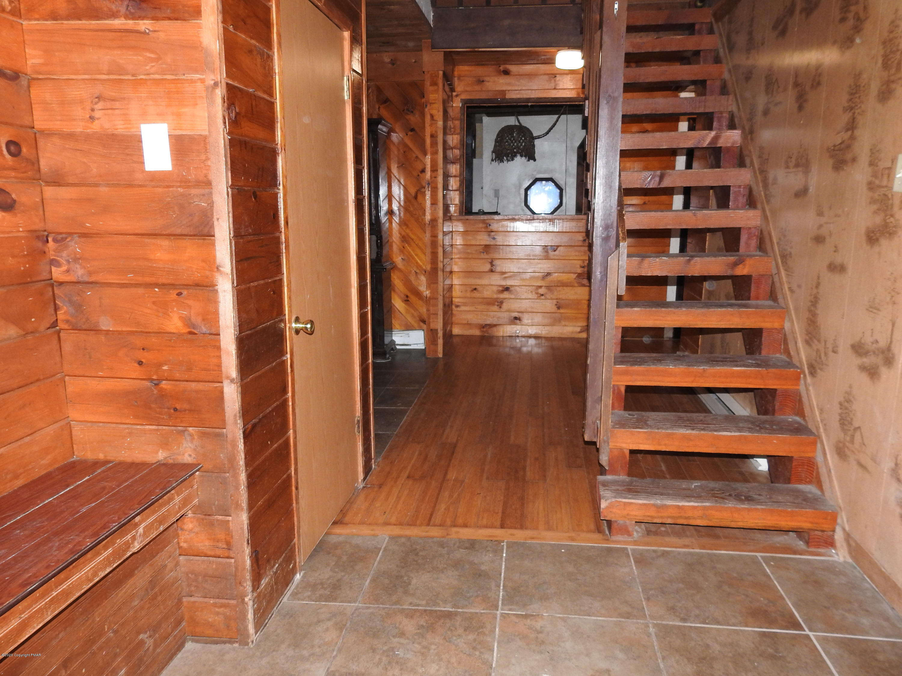 164 Pocono Road Albrightsville, PA 18210 - Photo 4 of 41 Entryway