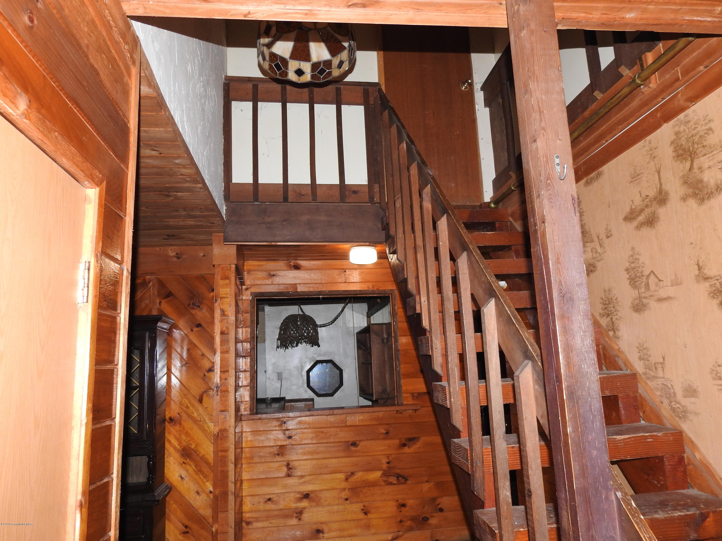 164 Pocono Road Albrightsville, PA 18210 - Photo 5 of 41 Entryway view upstairs