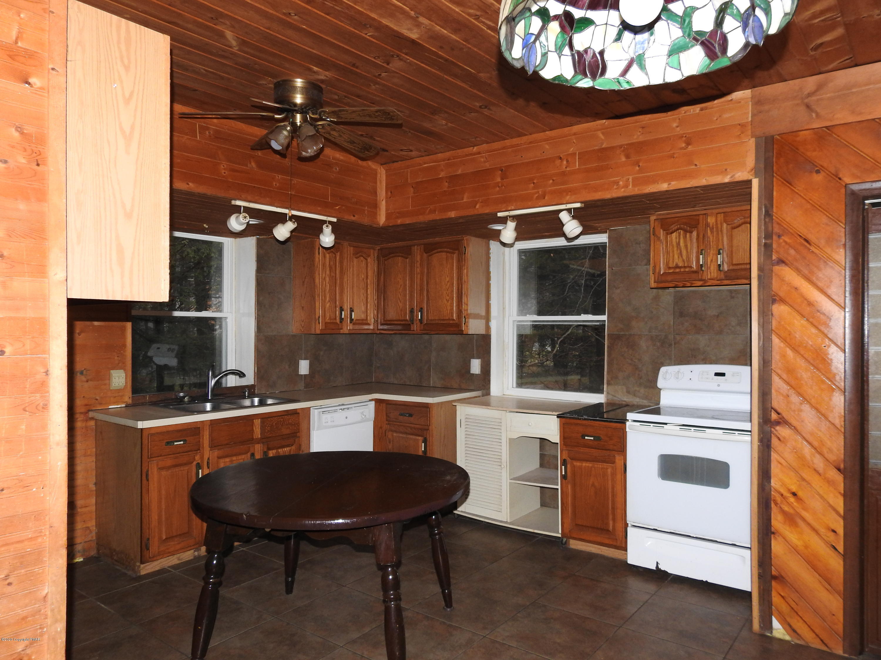 164 Pocono Road Albrightsville, PA 18210 - Photo 8 of 41 Kitchen