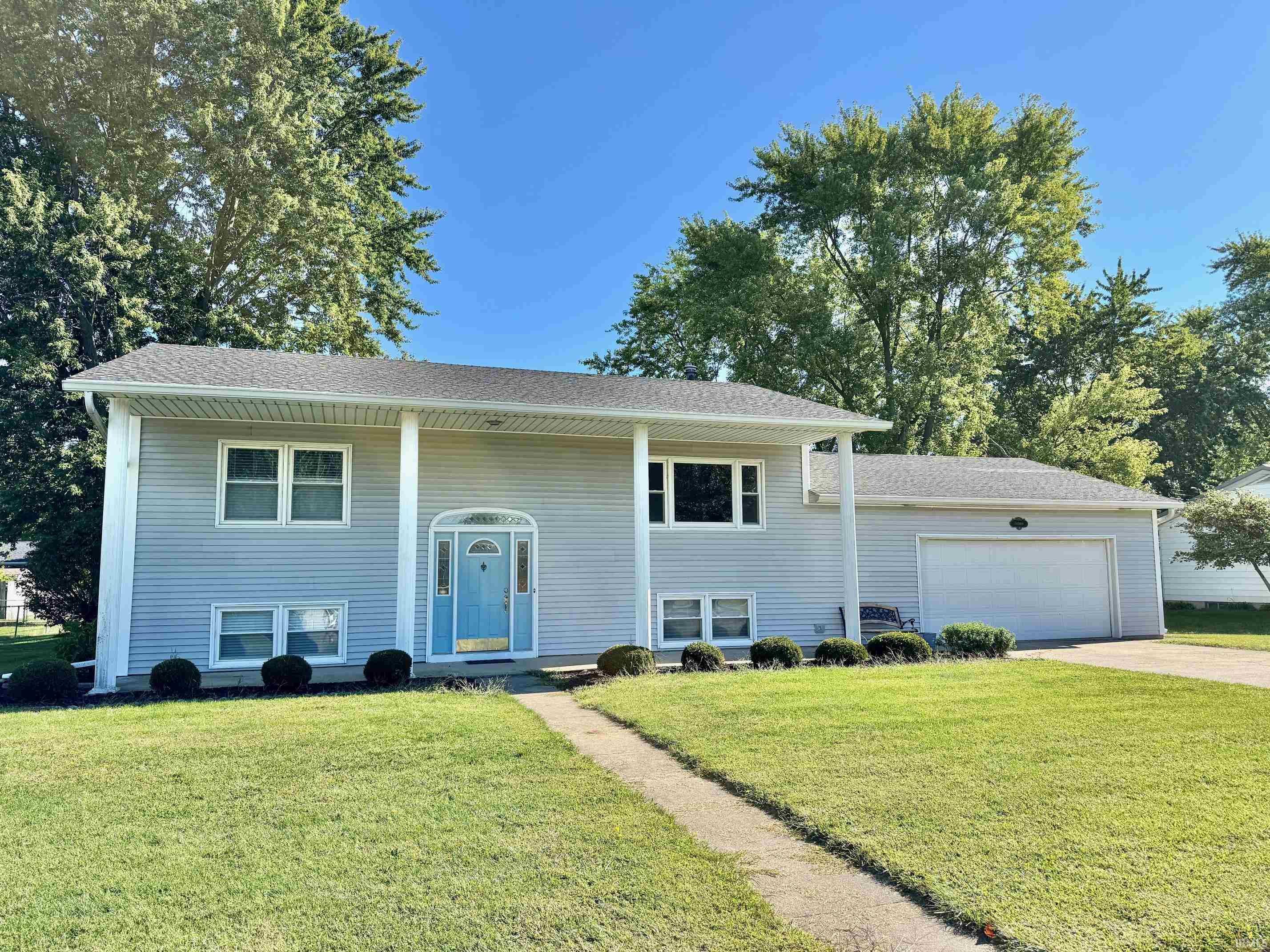 1402 Washington Street Rochester, IN 46975 - Photo 1 of 25