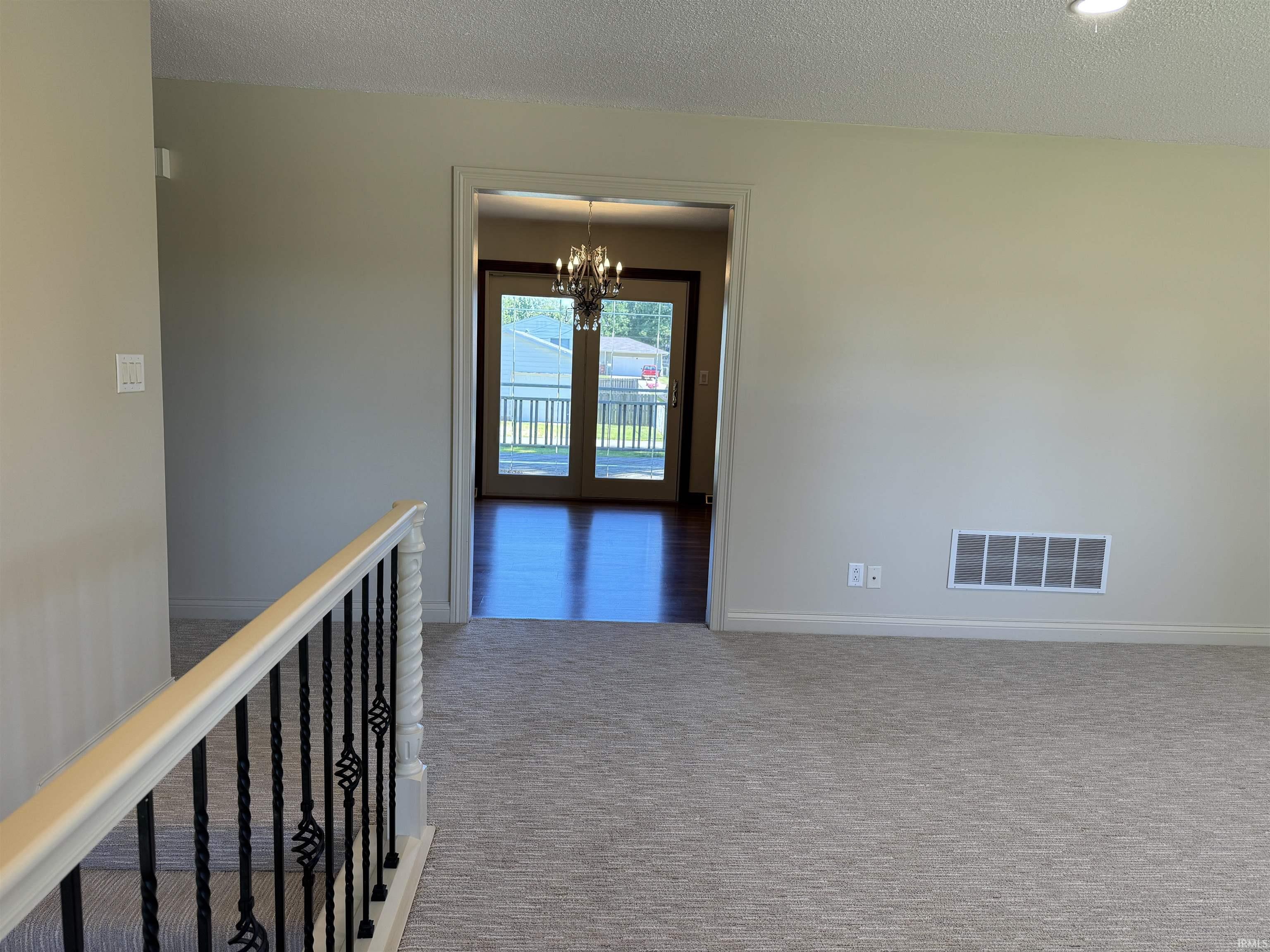 1402 Washington Street Rochester, IN 46975 - Photo 5 of 25