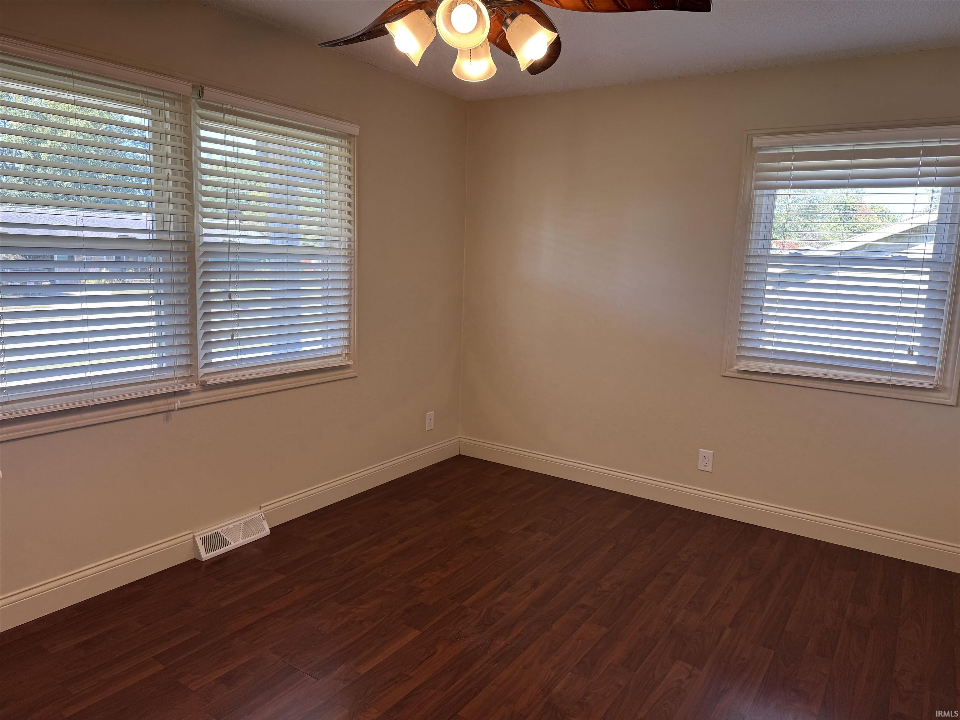 1402 Washington Street Rochester, IN 46975 - Photo 10 of 25