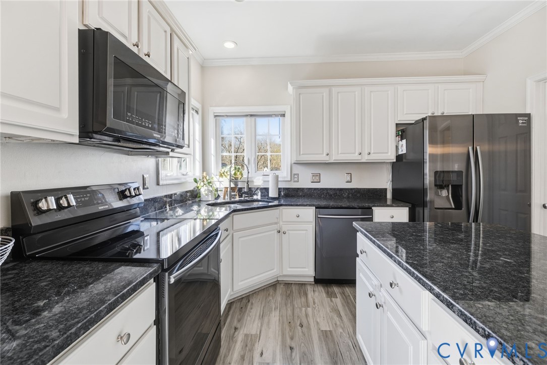 12107 Sunset Point Court Midlothian, VA 23112 - Photo 13 of 37