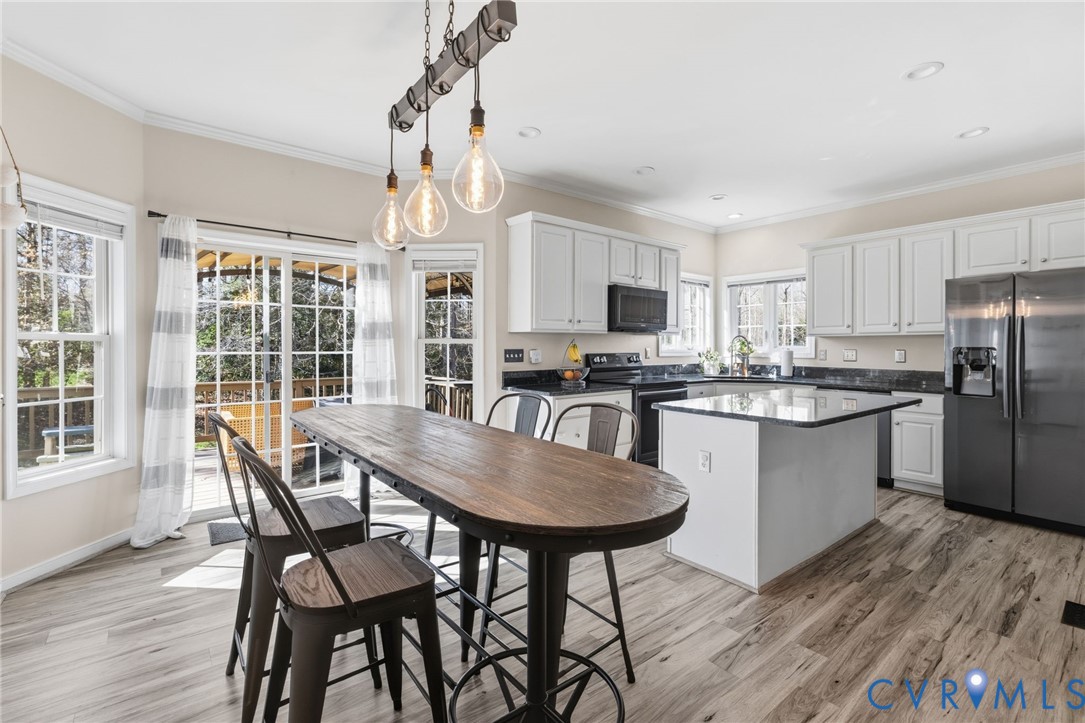 12107 Sunset Point Court Midlothian, VA 23112 - Photo 9 of 37