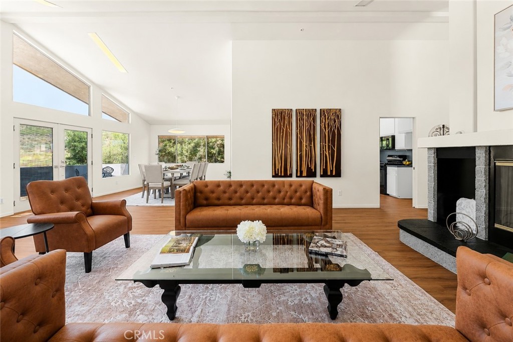 9110 Happy Camp Road Moorpark, CA 93021 - Photo 11 of 73 Living room
