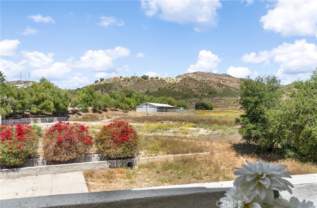 9110 Happy Camp Road Moorpark, CA 93021 - Photo 15 of 73 Balcony upstairs with view of barn