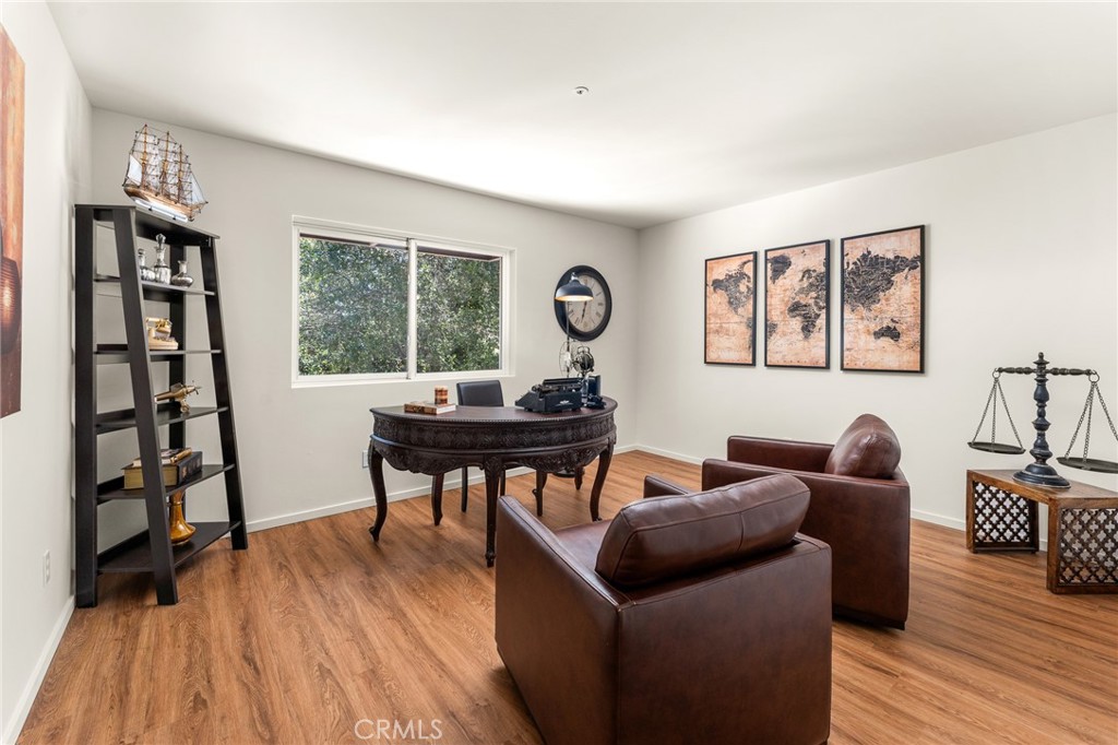9110 Happy Camp Road Moorpark, CA 93021 - Photo 29 of 73 Upstairs office