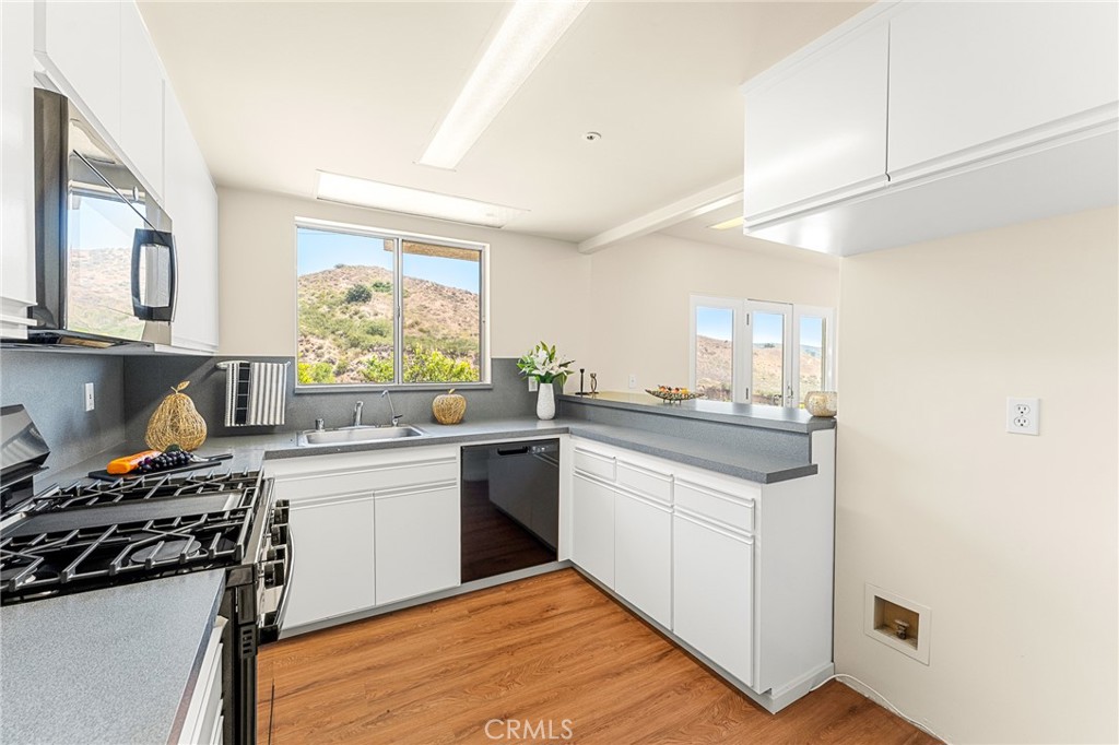 9110 Happy Camp Road Moorpark, CA 93021 - Photo 39 of 73 Downstairs kitchen