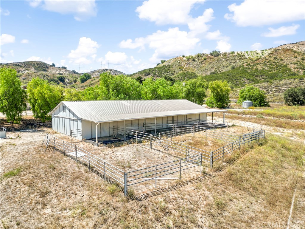 9110 Happy Camp Road Moorpark, CA 93021 - Photo 47 of 73 Barn