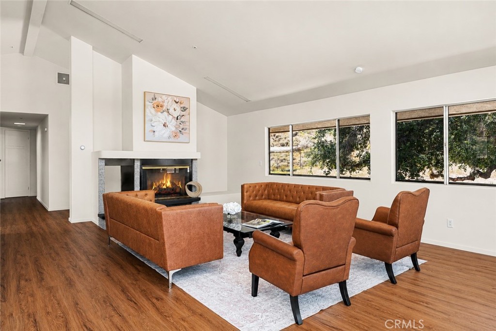 9110 Happy Camp Road Moorpark, CA 93021 - Photo 8 of 73 Living room