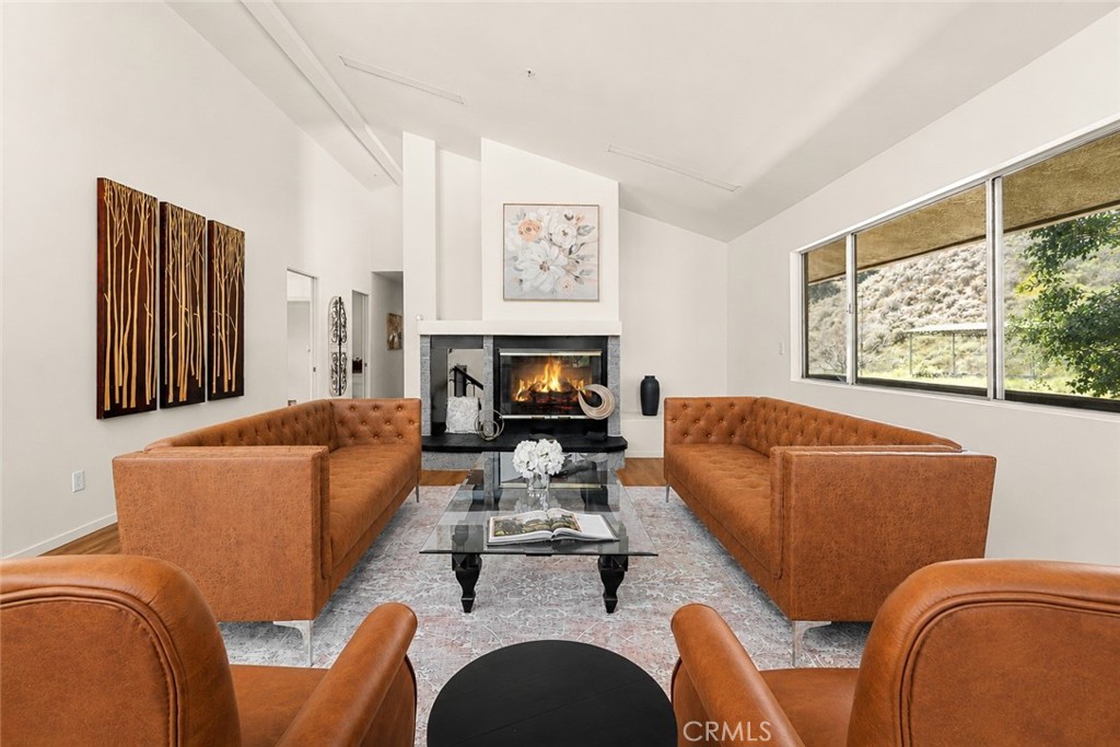 9110 Happy Camp Road Moorpark, CA 93021 - Photo 10 of 73 Living room