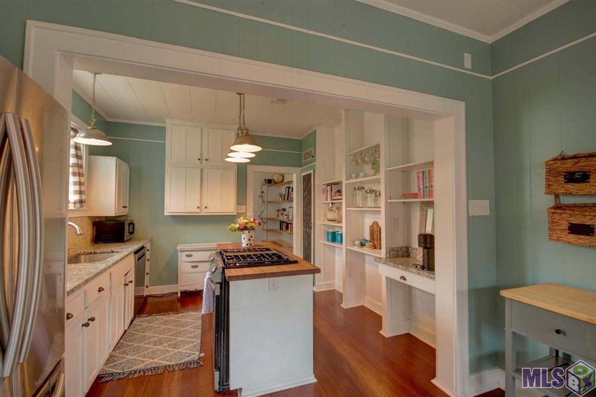 3084 South Eugene Street Baton Rouge, LA 70808 - Photo 9 of 18 View from Mudroom into kitchen