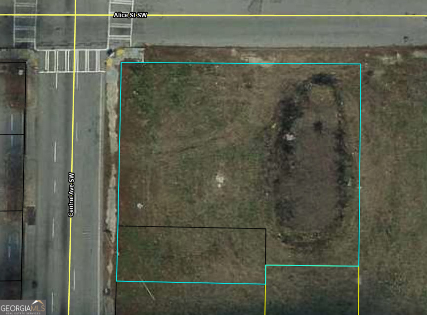 450 Central Avenue Southwest Atlanta, GA 30312 - Photo 1 of 1 a bathroom with a shower