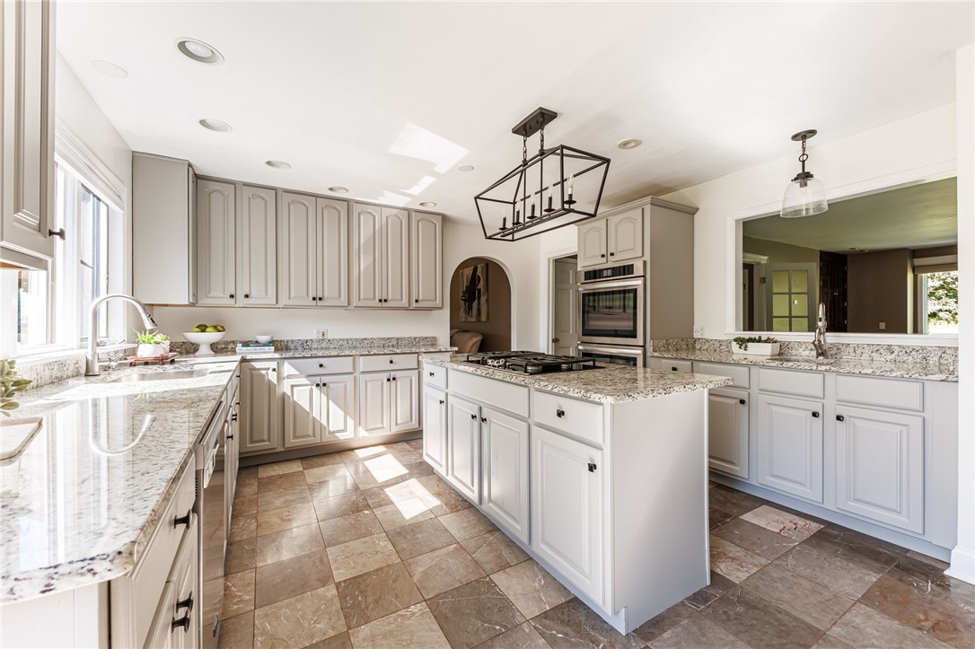 237 West Bloomfield Road Pittsford, NY 14534 - Photo 11 of 50 Gallery Image 11