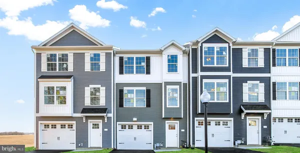 $2,050 | 11 Millrace Court, Unit 13, Gettysburg, PA 17325