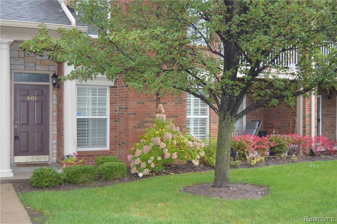 3703 Oakmonte Boulevard Rochester, MI 48306 - Photo 2 of 23 Ground floor unit with covered patio