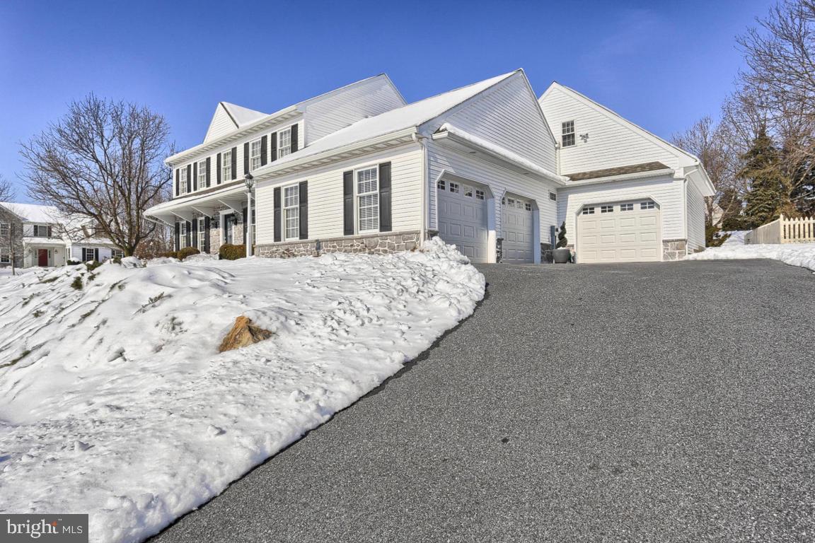 2153 Saddleridge Road Lancaster, PA 17601 - Photo 2 of 51
