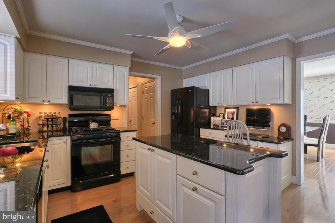 2153 Saddleridge Road Lancaster, PA 17601 - Photo 5 of 51