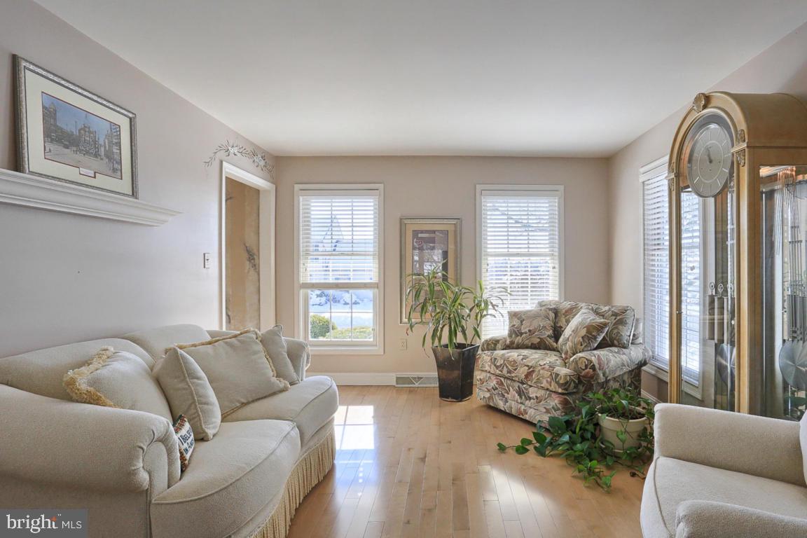 2153 Saddleridge Road Lancaster, PA 17601 - Photo 10 of 51