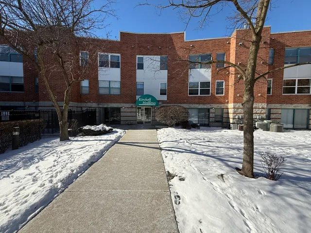 $189,000 | 3265 Kirchoff Road, Unit 116, Rolling Meadows, IL 60008