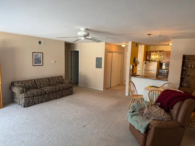 $189,000 | 3265 Kirchoff Road, Unit 116, Rolling Meadows, IL 60008