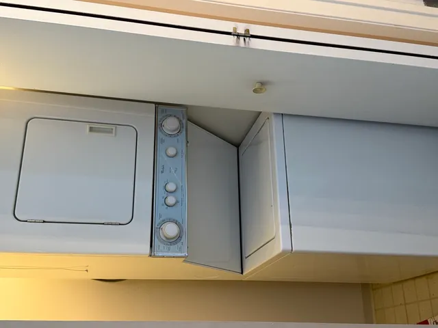 $189,000 | 3265 Kirchoff Road, Unit 116, Rolling Meadows, IL 60008