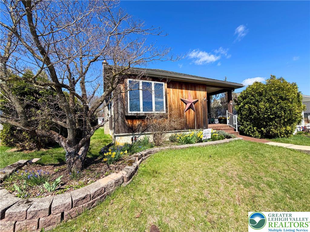 2741 Limestone Street Coplay, PA 18037 - Photo 3 of 50