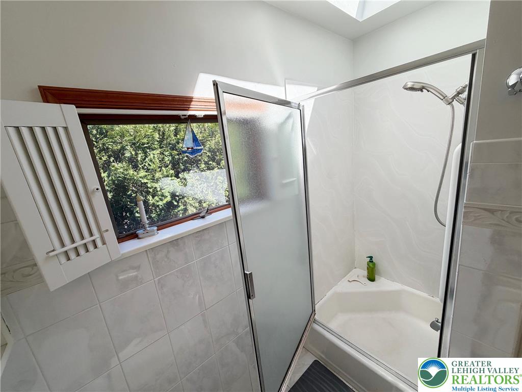 2741 Limestone Street Coplay, PA 18037 - Photo 7 of 50