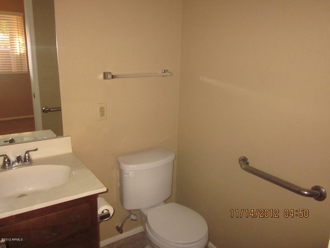 4050 East Cactus Road, Unit 101 Phoenix, AZ 85032 - Photo 3 of 9 IMG_1044