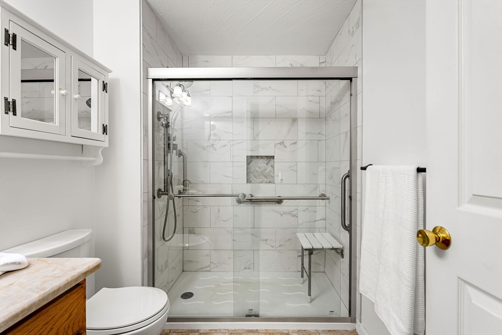 159 Berrington Road, Unit 159 Leominster, MA 01453 - Photo 11 of 19