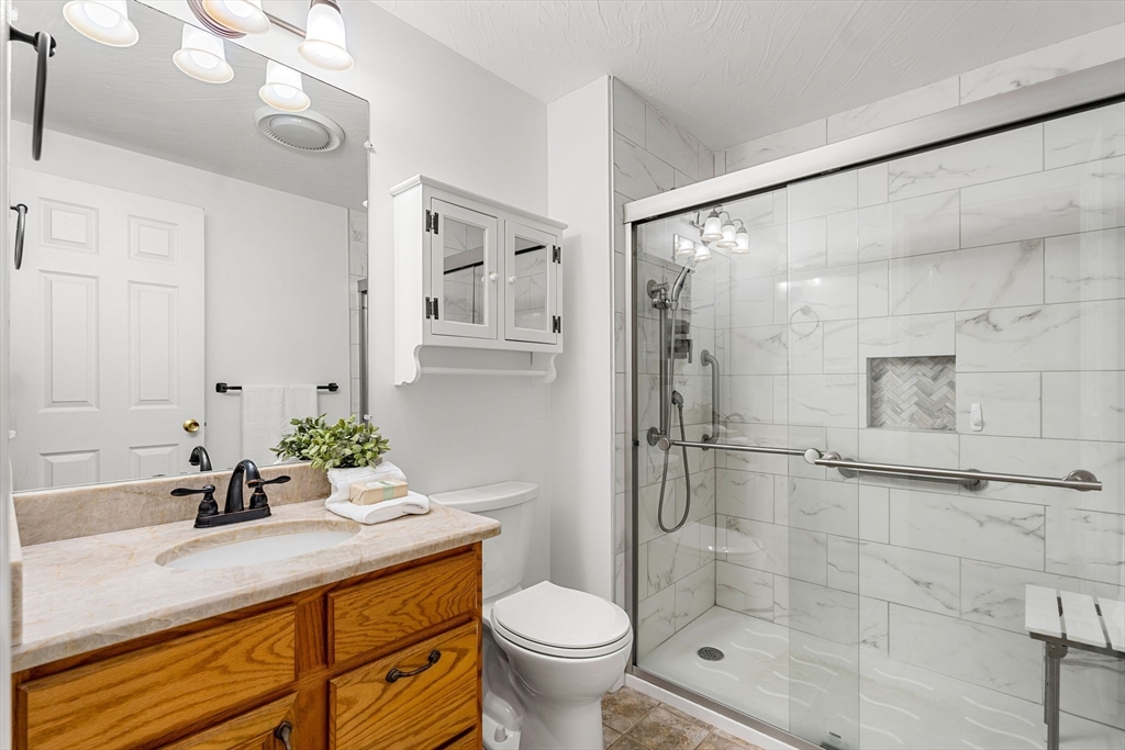 159 Berrington Road, Unit 159 Leominster, MA 01453 - Photo 10 of 19