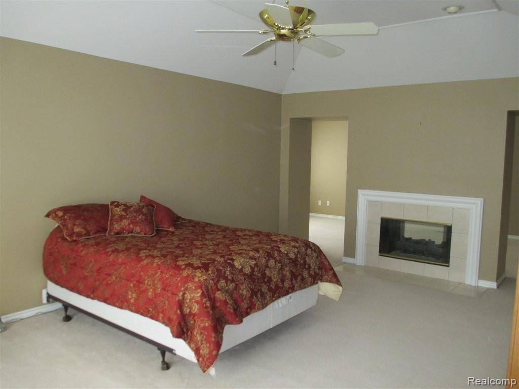 5760 Kirkridge Trail Rochester, MI 48306 - Photo 9 of 15 Master Bedroom