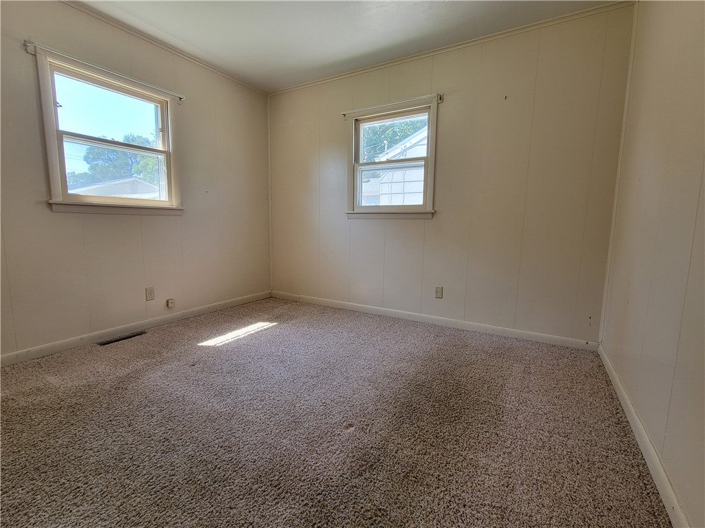 3033 Wallace Avenue Decatur, IL 62526 - Photo 7 of 11 Gallery Image 7