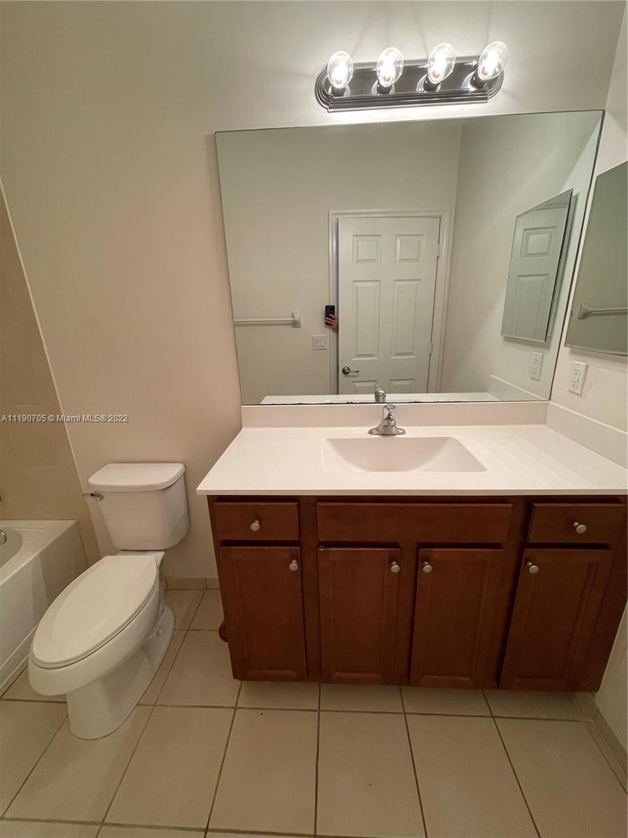 11524 Southwest 248th Lane Homestead, FL 33032 - Photo 3 of 16 Gallery Image 3